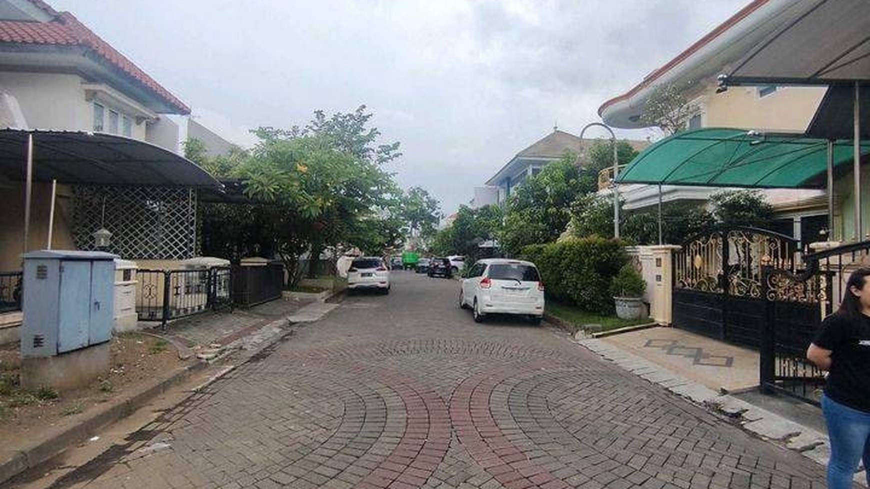 Dijual Rumah nyaman 2 lantai di Griya Babatan Mukti, Wiyung, Surabaya barat