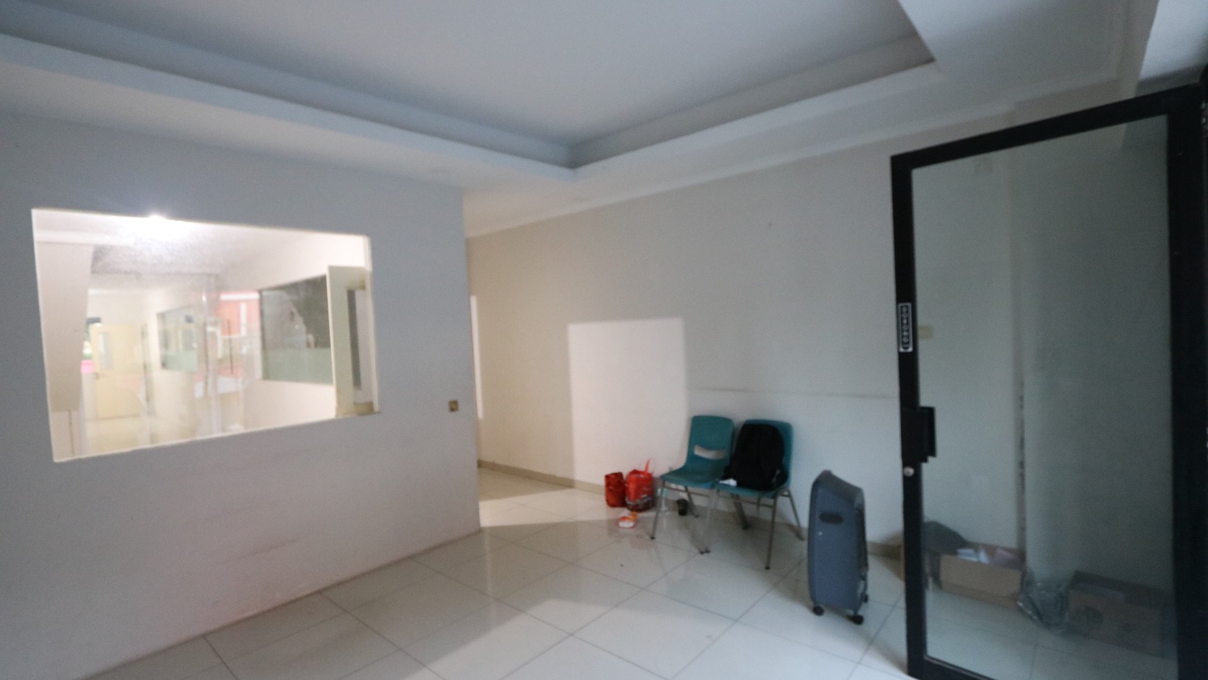 DIJUAL RUKO STRATEGIS DI BULEVAR KELAPA GADING JAKARTA, COCOK UNTUK KANTOR, KLINIK / A STRATEGIC SHOPHOUSE IN KELAPA GADING FOR SALE