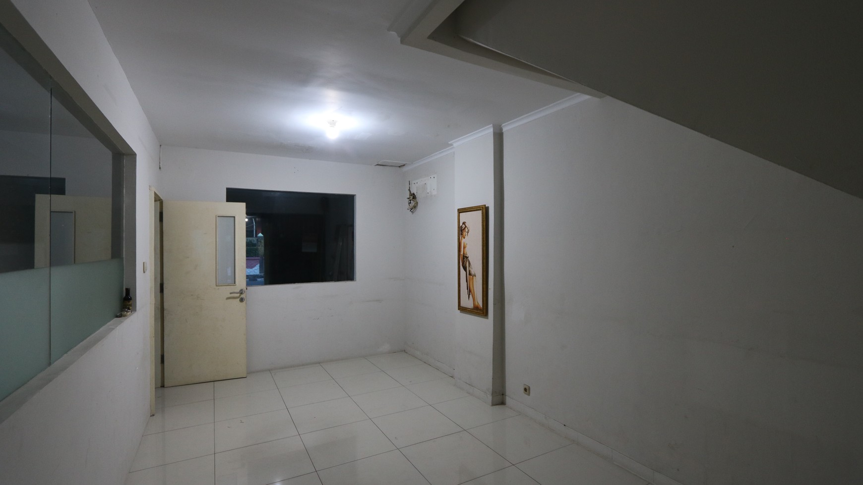 DIJUAL RUKO STRATEGIS DI BULEVAR KELAPA GADING JAKARTA, COCOK UNTUK KANTOR, KLINIK / A STRATEGIC SHOPHOUSE IN KELAPA GADING FOR SALE