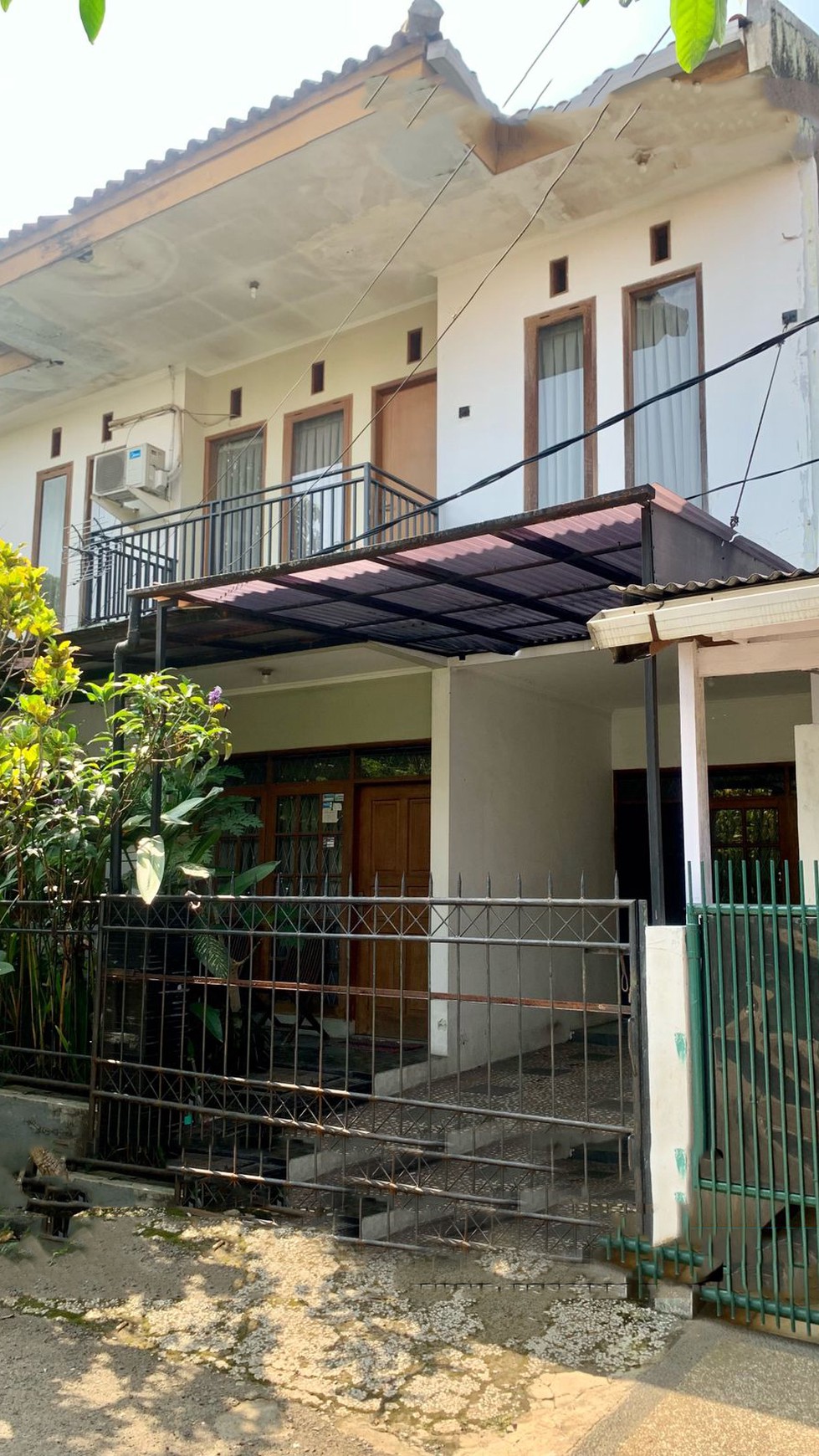 Rumah Bagus Semi Frunished di Arcamanik Bandung