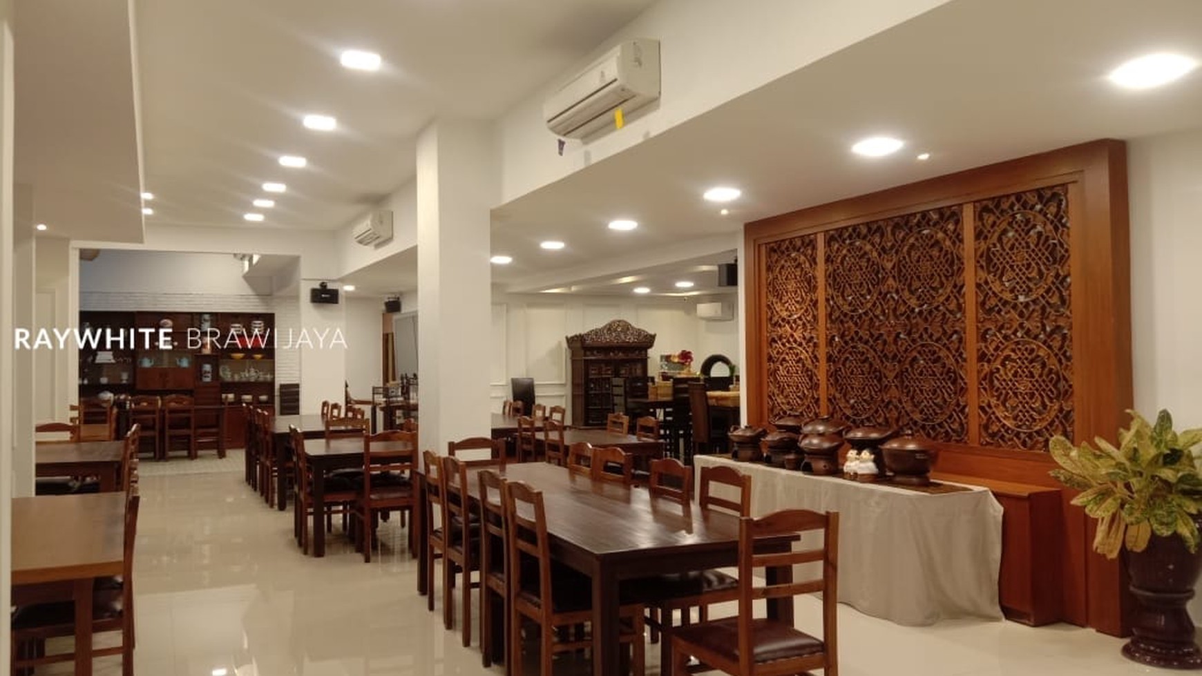 Rumah cocok untuk Kantor dan Restor Area Dharmawangsa Kebayoran Baru