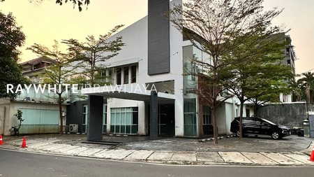 Rumah cocok untuk Kantor dan Restor Area Dharmawangsa Kebayoran Baru