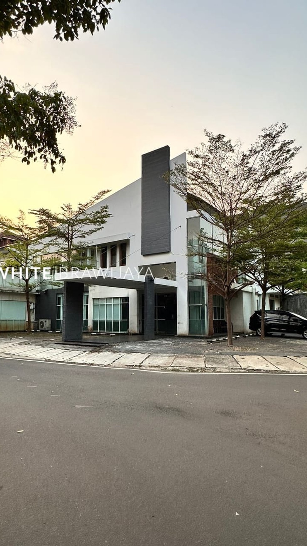 Rumah cocok untuk Kantor dan Restor Area Dharmawangsa Kebayoran Baru