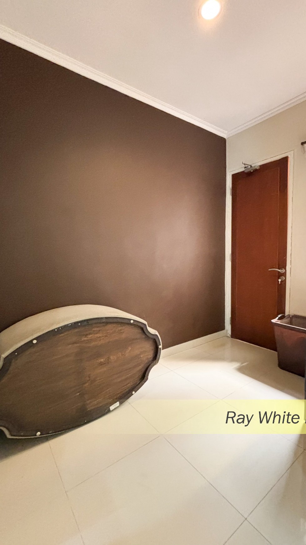 RUMAH HOOK FULLY FURNISHED DALAM KOMPLEK, TANGERANG SELATAN