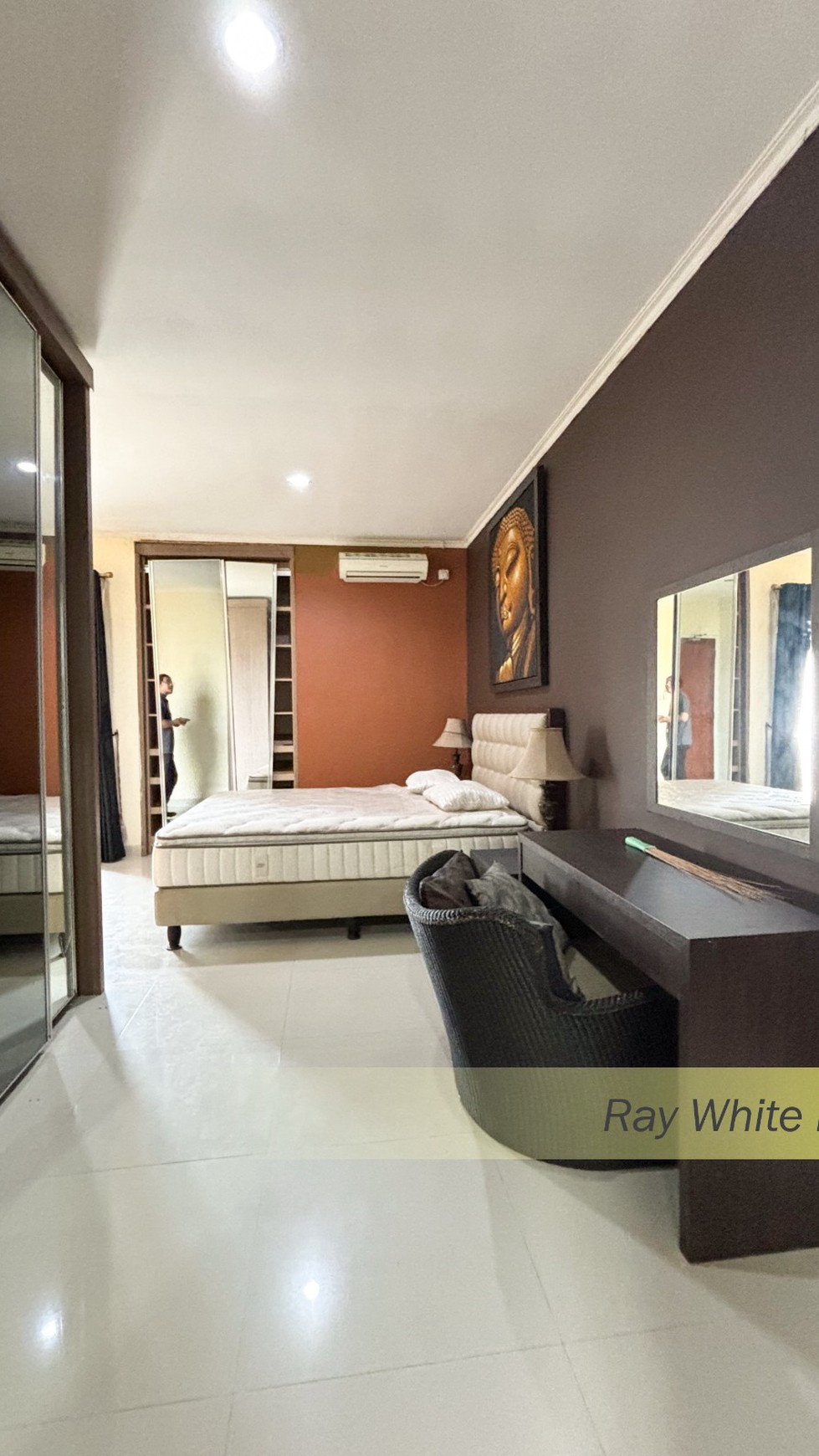 RUMAH HOOK FULLY FURNISHED DALAM KOMPLEK, TANGERANG SELATAN