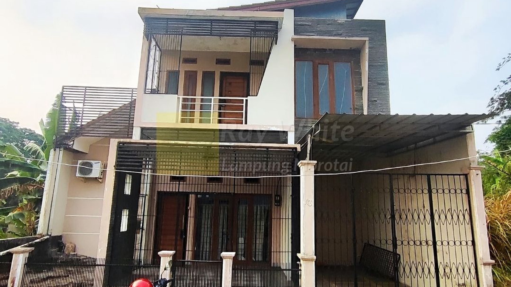 Dijual rumah 2 lantai lokasi pengajaran kota bandar lampung