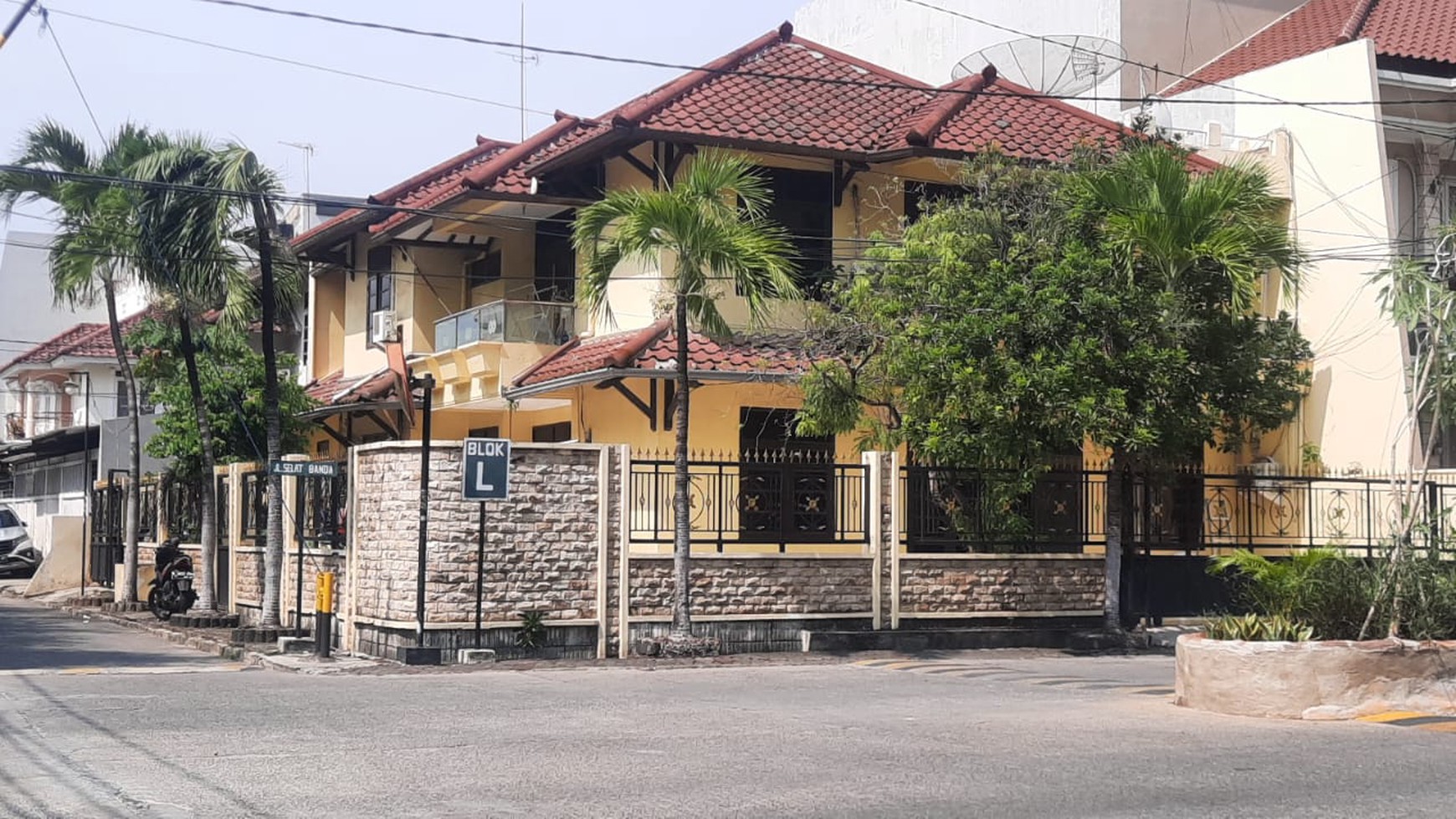 Rumah Hitung Tanah Area Cipete