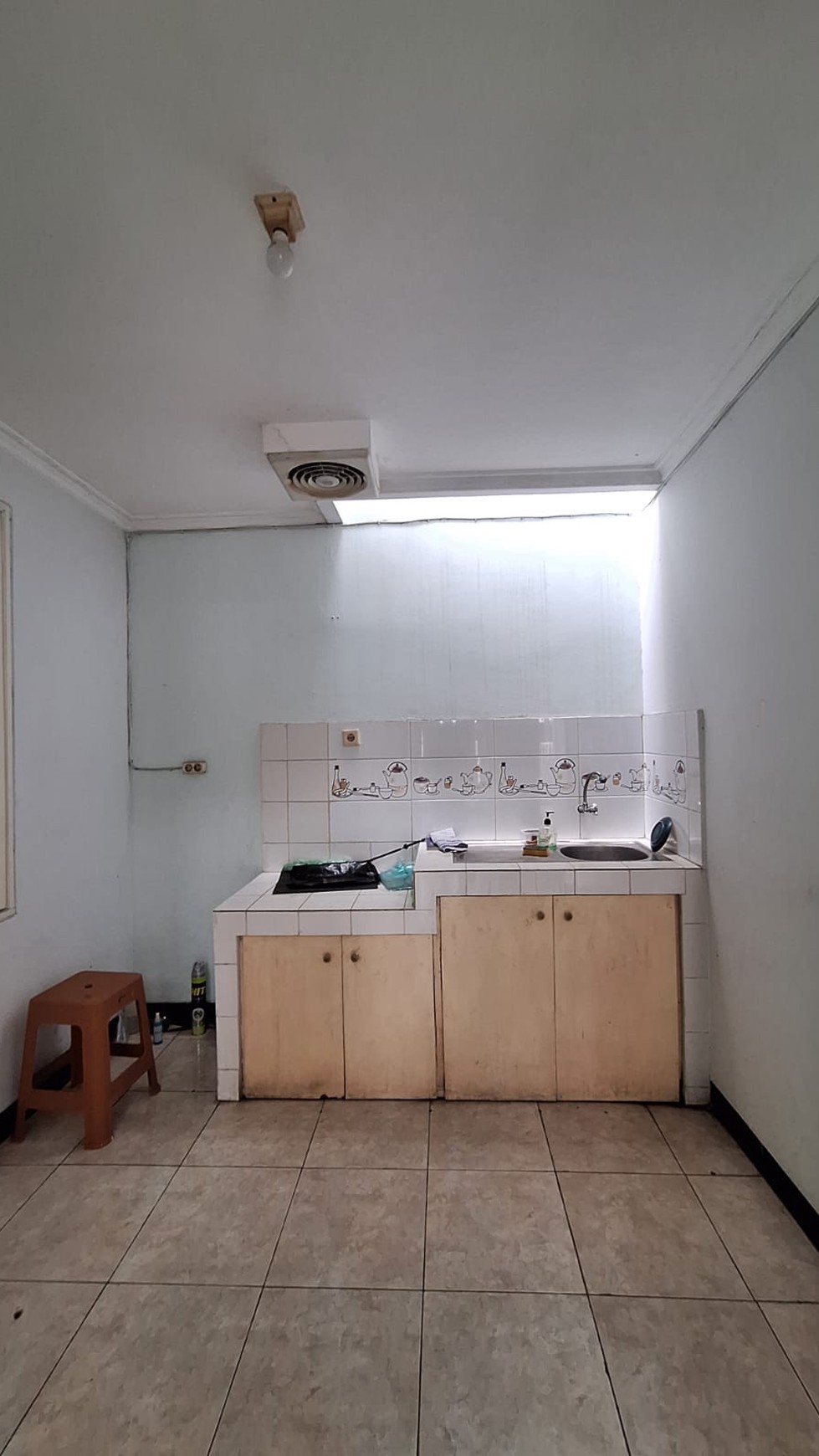 Rumah Hitung Tanah Area Cipete