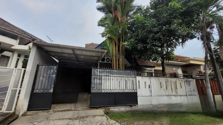 Hot Price. Rumah luas di Griya Loka, BSD