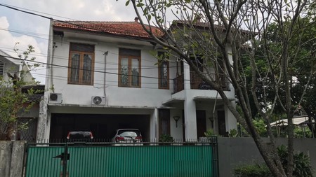 Rumah 2 lantai siap huni lokasi strategis di Bintaro Sektor 2