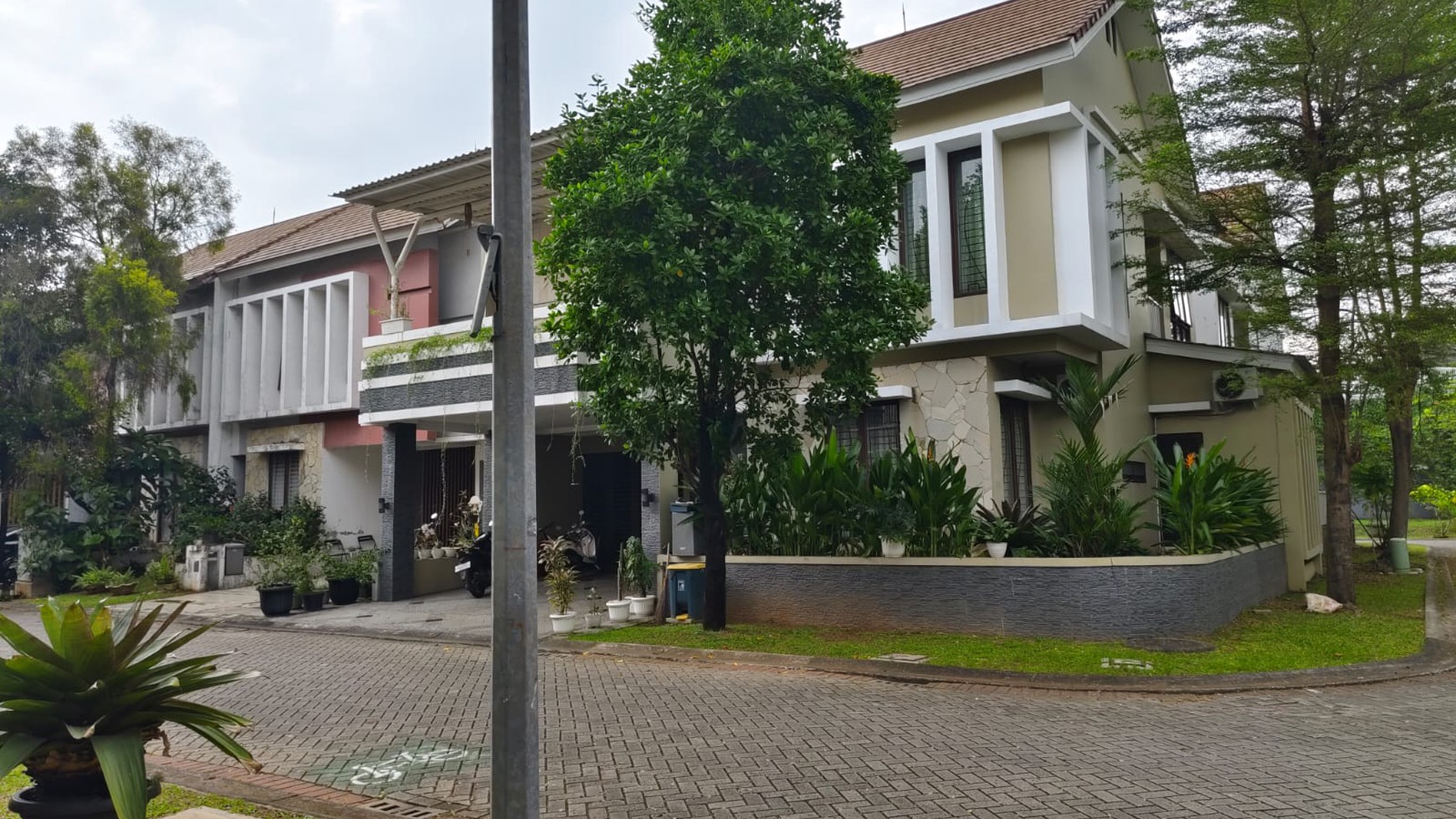 Rumah Bagus Di Discovery Conserva, Bintaro Jaya Sektor 9