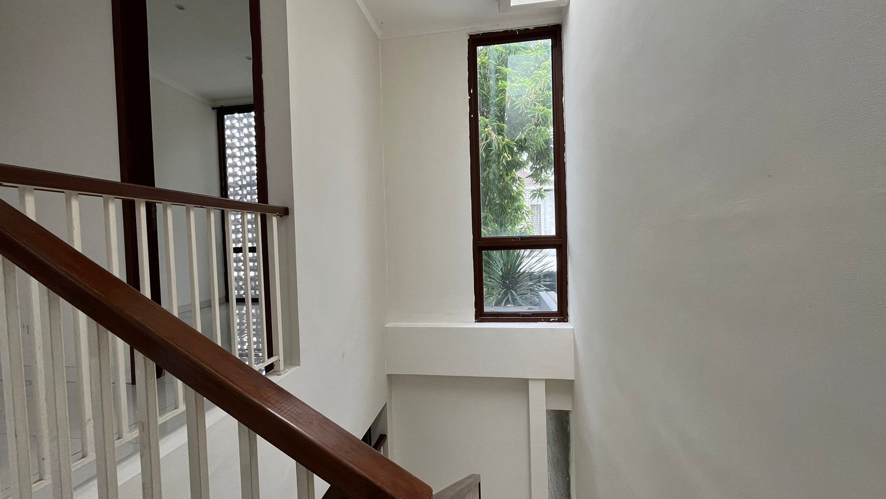 Rumah Bagus Di Discovery Lumina, Bintaro Jaya Sektor 9