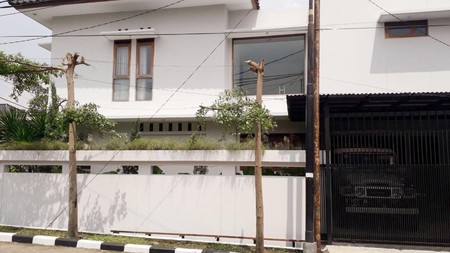 Rumah Lux Baru Semi Furnished di Sukaluyu Bandung Kota 