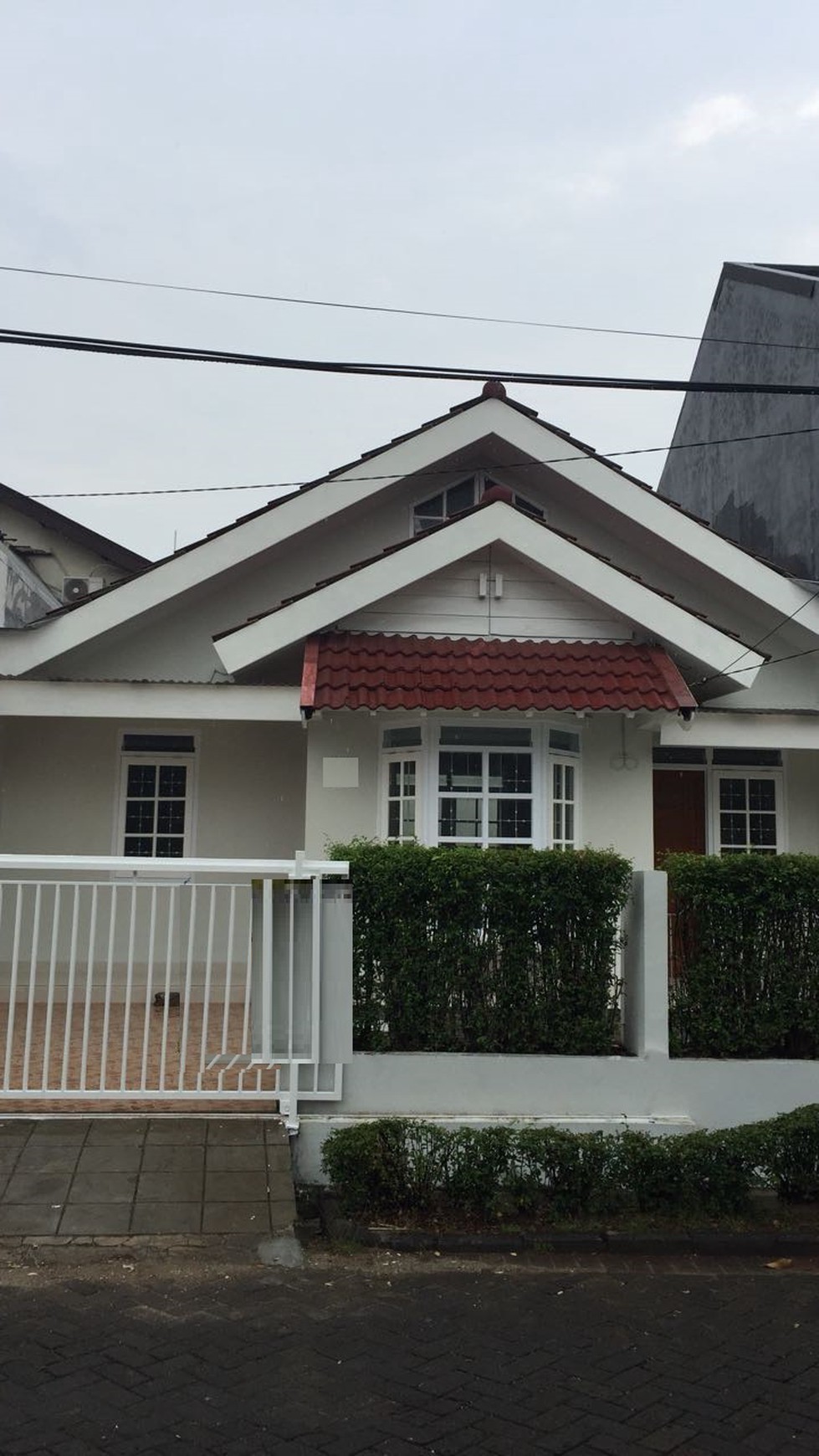 Disewa Rumah siap huni, bangunan rapih dan terawat di Bintaro Sek