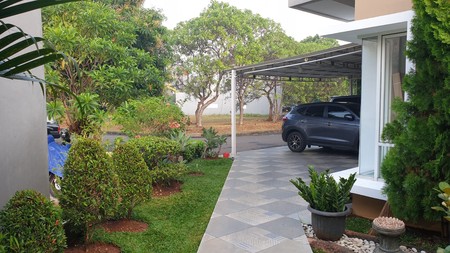 Rumah dengan taman luas ,grand wisata