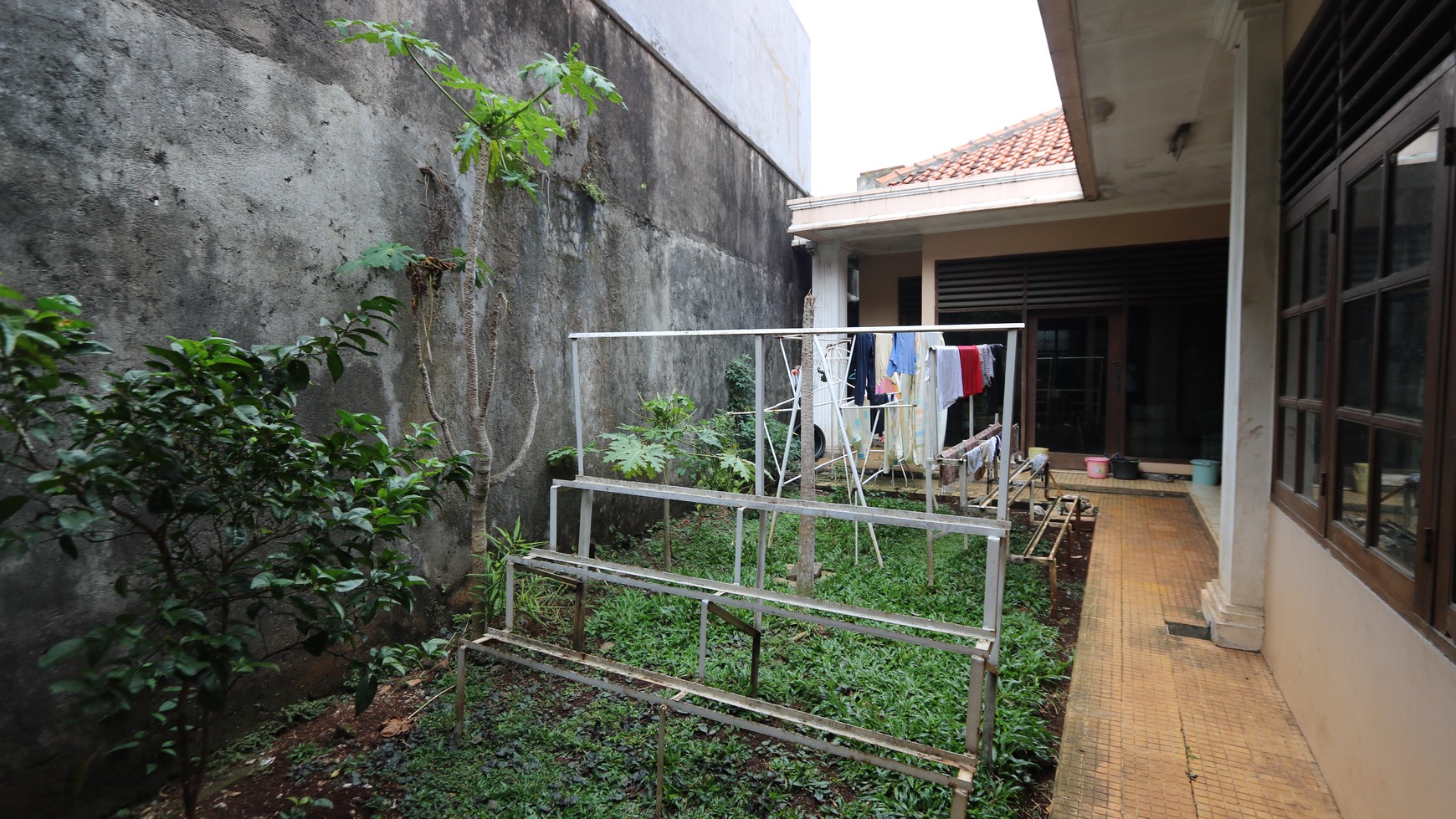 Dijual Tanah dan Rumah Klasik di Lokasi Strategis Jl. Ciledug Raya, Cocok untuk Showroom / Butik, Gedung Kantor, Ruko, Cafe, Restoran, Bengkel, SPBU, Klinik