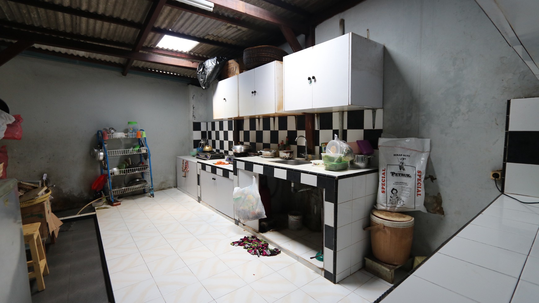 Dijual Tanah dan Rumah Klasik di Lokasi Strategis Jl. Ciledug Raya, Cocok untuk Showroom / Butik, Gedung Kantor, Ruko, Cafe, Restoran, Bengkel, SPBU, Klinik