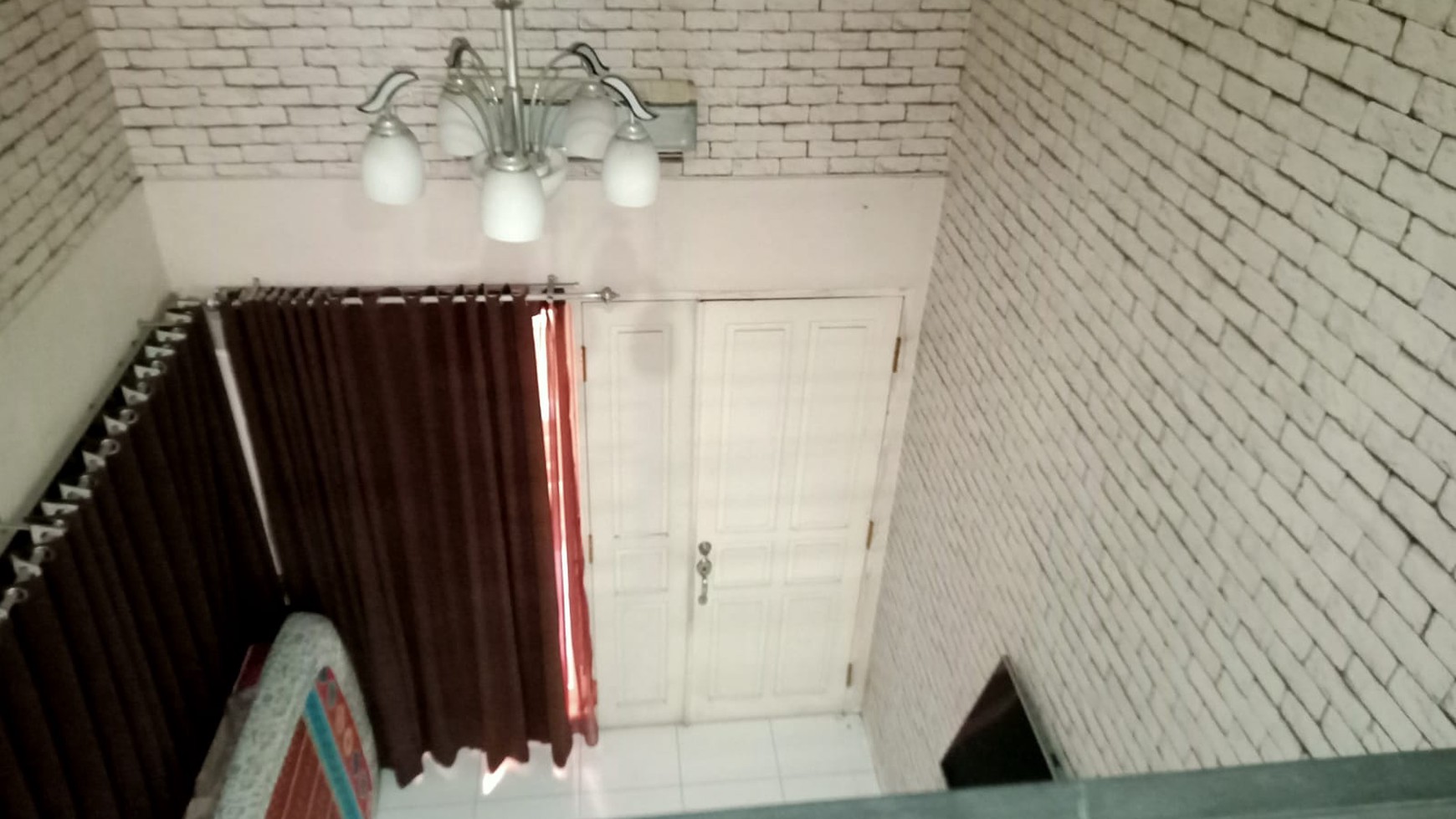 Dijual Rumah 2 Lantai di Kemanggisan 