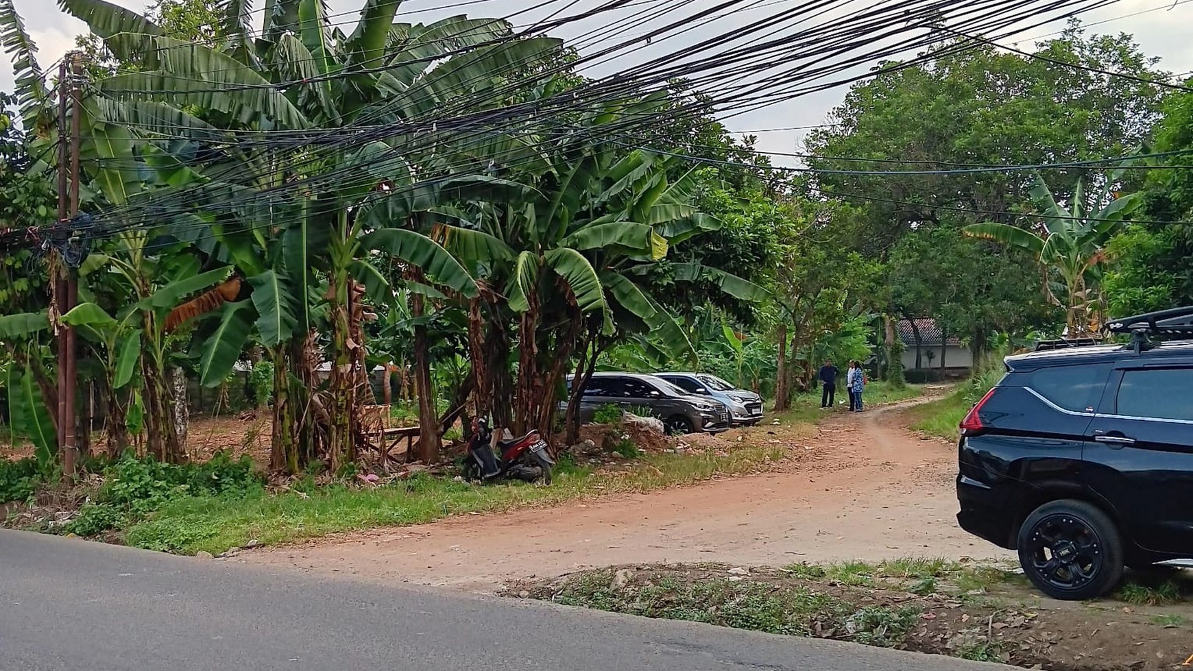 DIJUAL Tanah Siap Bangun ( 80m x 57m ) . SHM. Tepi Jalan Raya.