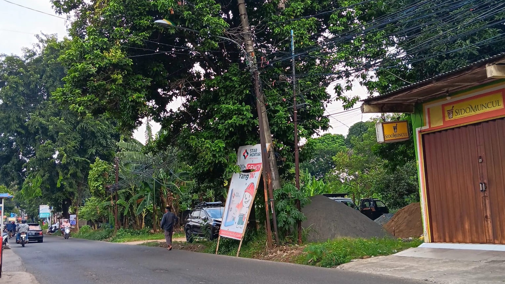 DIJUAL Tanah Siap Bangun ( 80m x 57m ) . SHM. Tepi Jalan Raya.