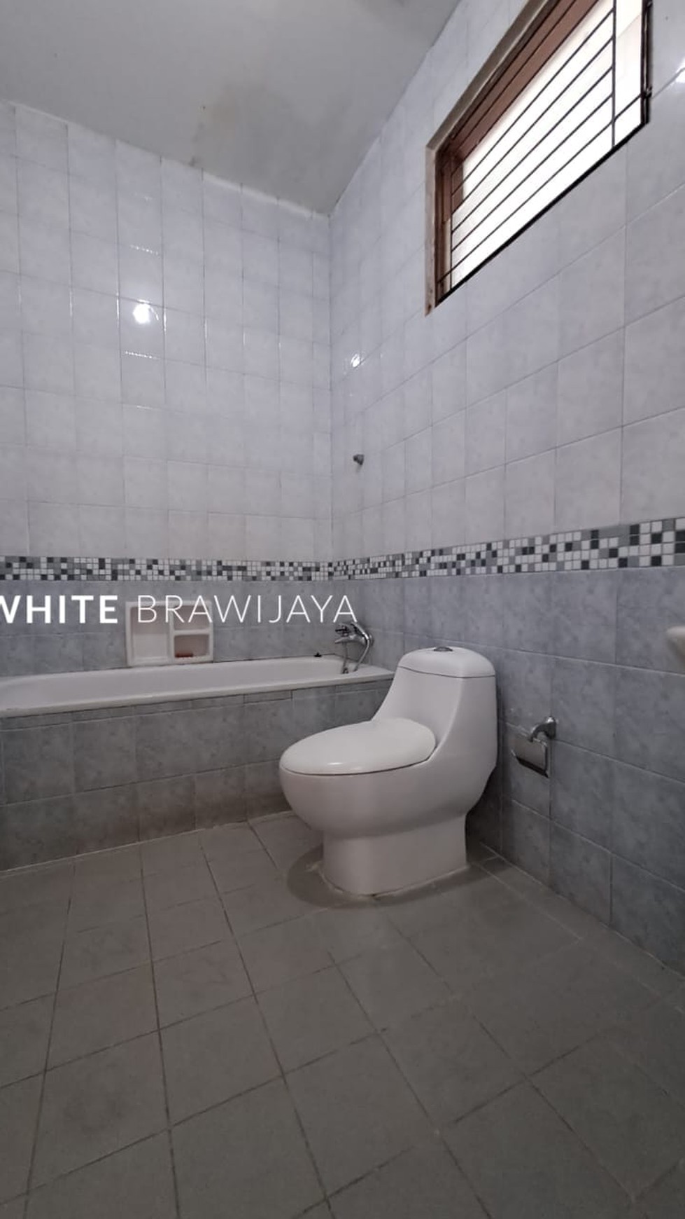 Rumah Layak Huni Harga Menarik Area Kemang Dalam