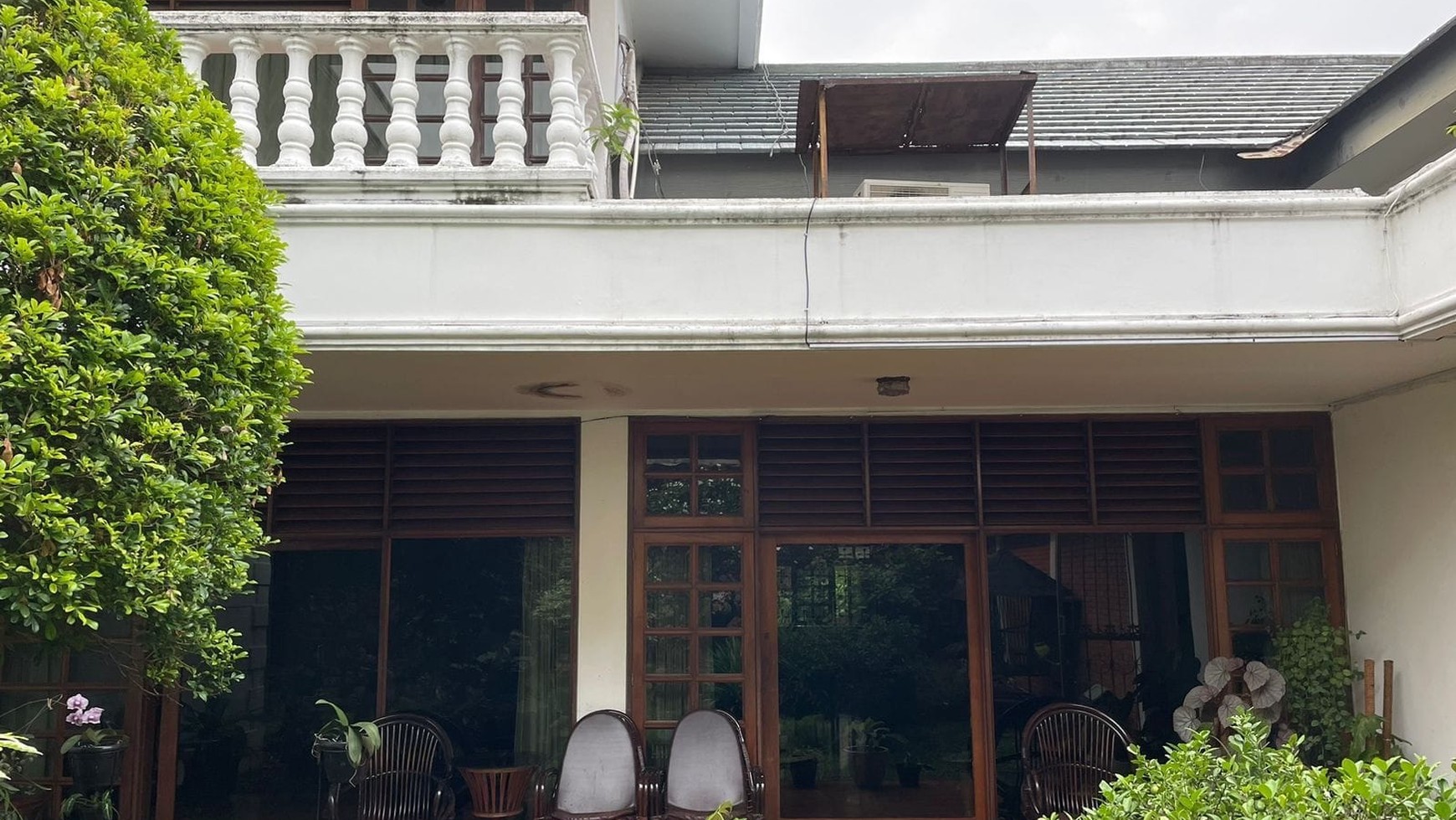 Rumah di Menteng, luas dan terawat