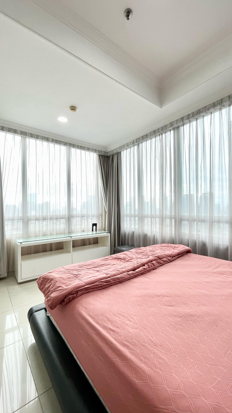 Apartemen Denpasar Residence, Tower Kintamani 2 + 1 Bedroom, Di Atas Mall Kuningan City, Siap Huni 