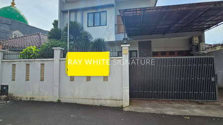 Dijual Rumah Layak Huni 2 Lantai Hadap Timur di Jl MPR Cipete