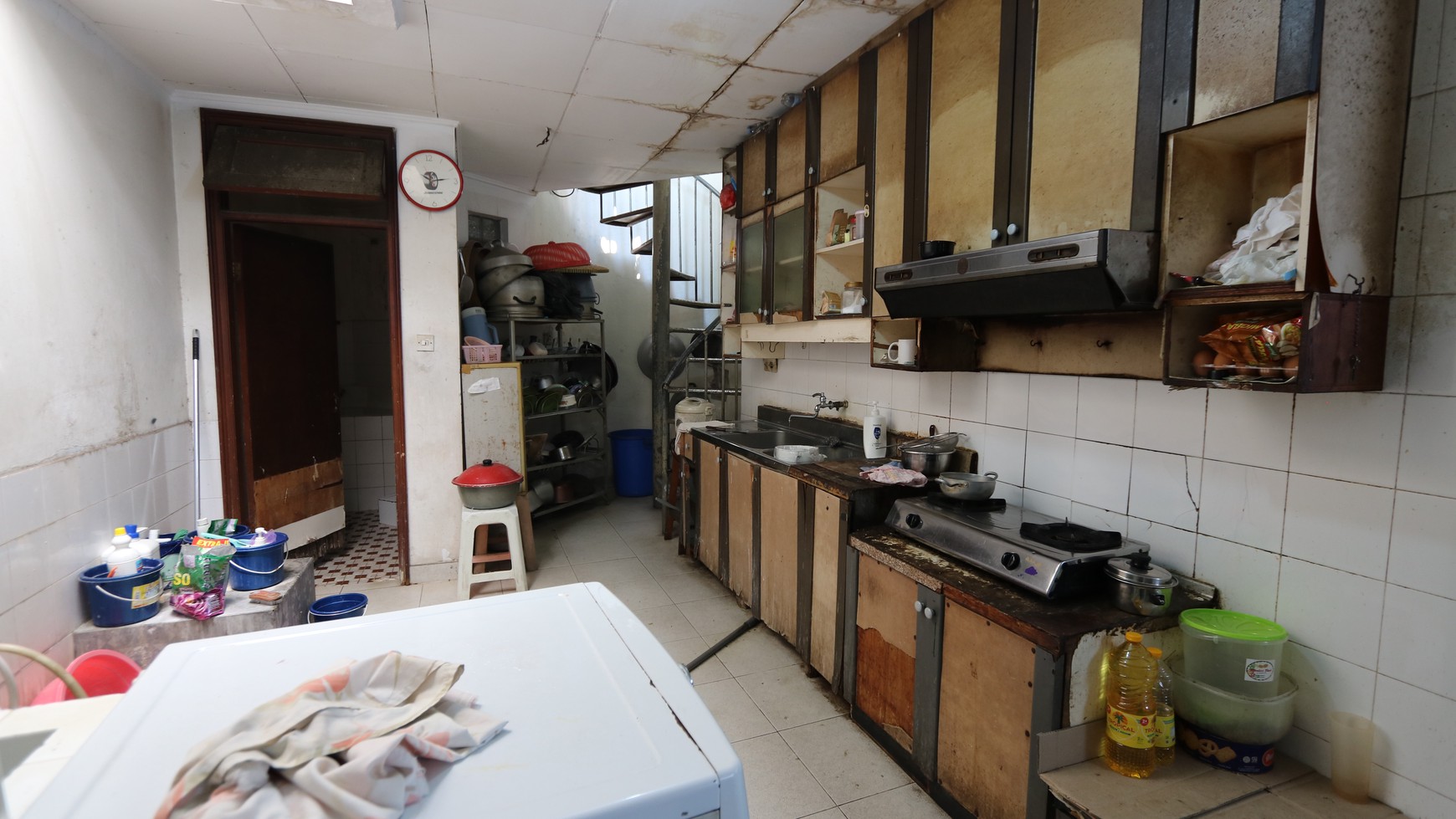 RUMAH MEWAH, NYAMAN & ASRI DI KOMPLEKS ELIT BUKIT GADING VILLA  