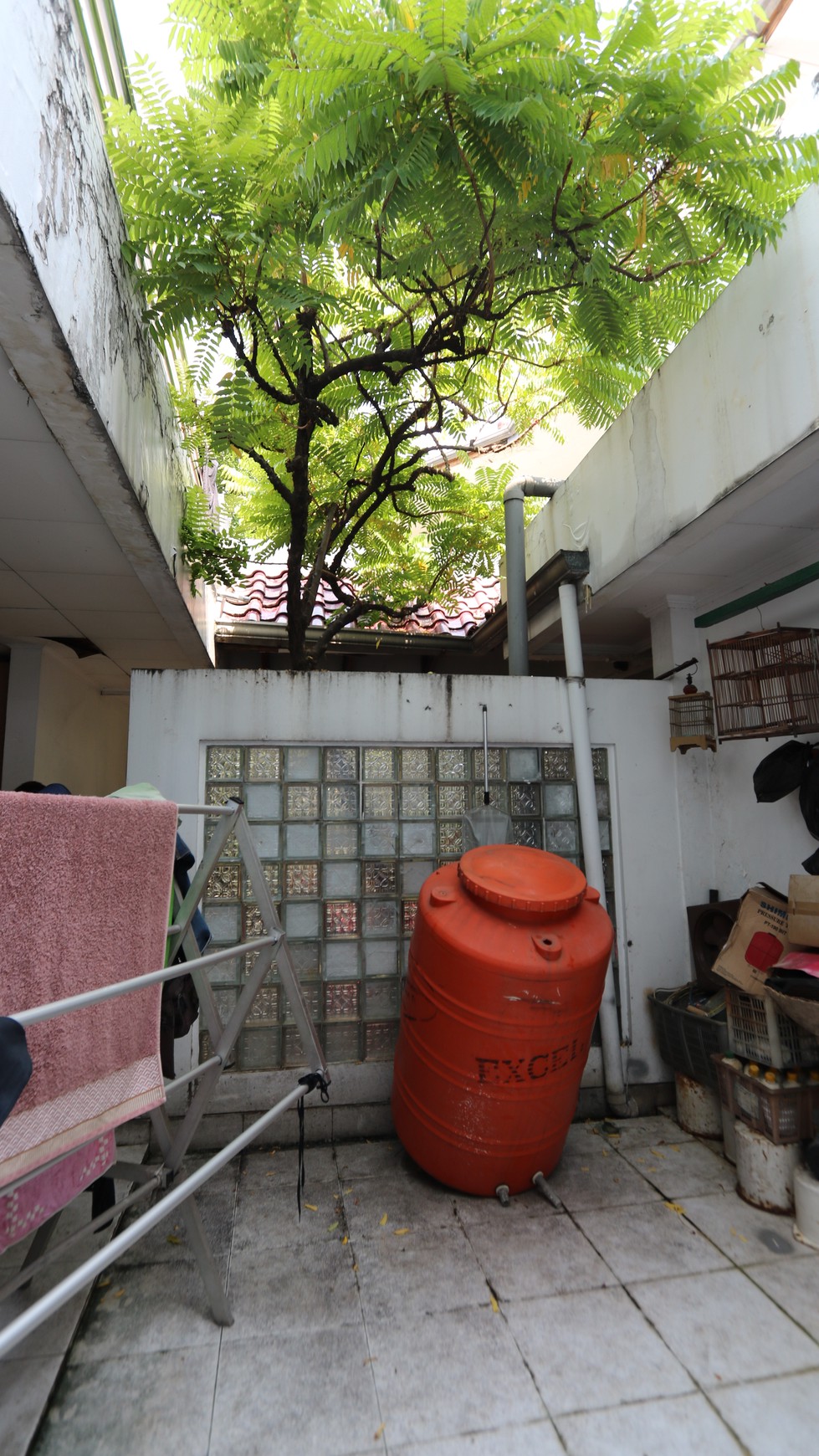 RUMAH MEWAH, NYAMAN & ASRI DI KOMPLEKS ELIT BUKIT GADING VILLA  