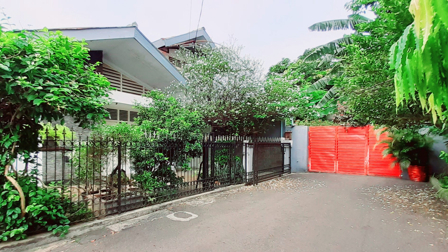 JUAL CEPAT !!! Rumah Antiq Hitung Tanah di Tomang Jakarta Barat Luas 345m 10M Nett