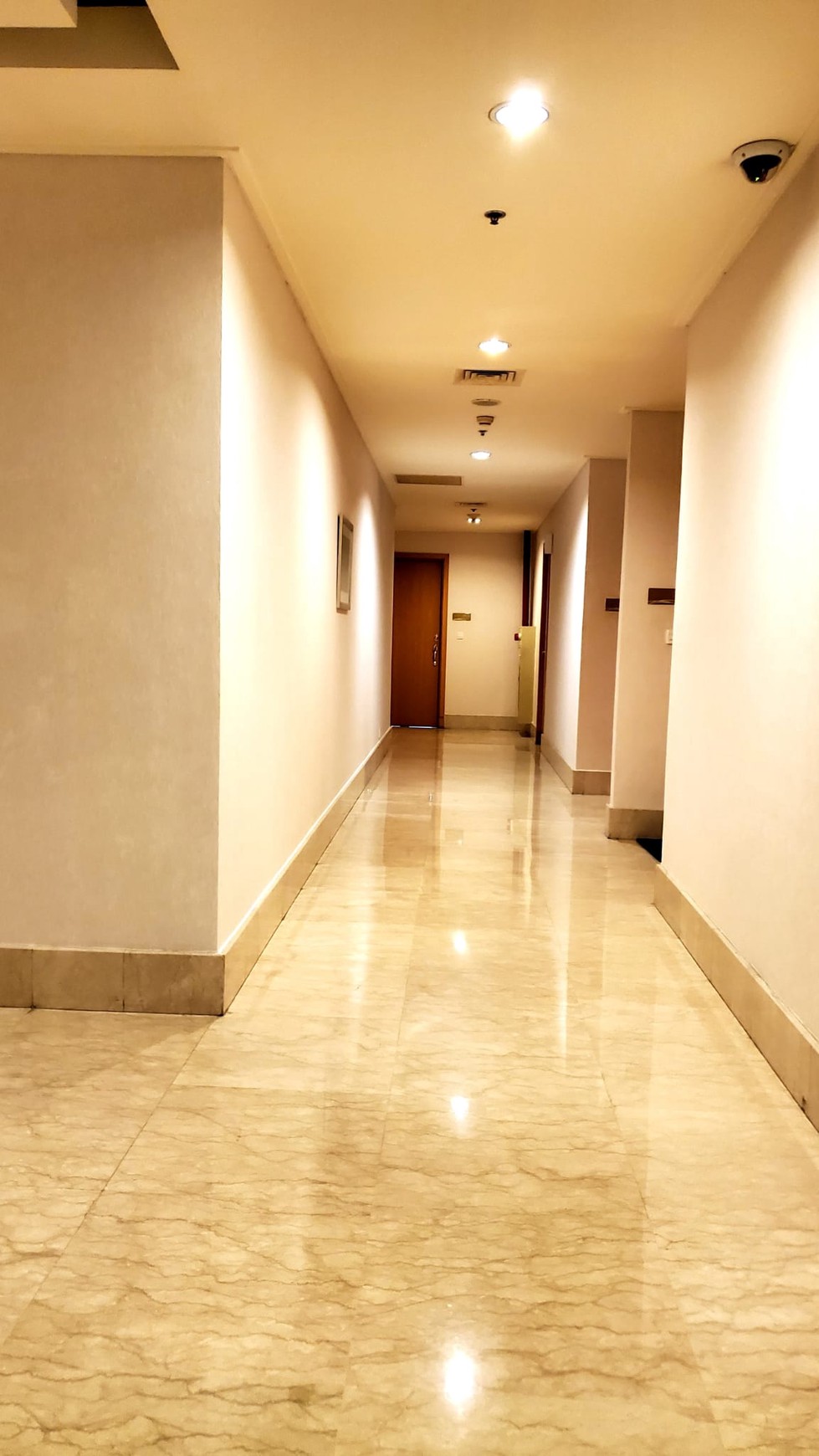 Apartemen Indofood Tower berlokasi di jalan utama Sudirman Jakarta Selatan