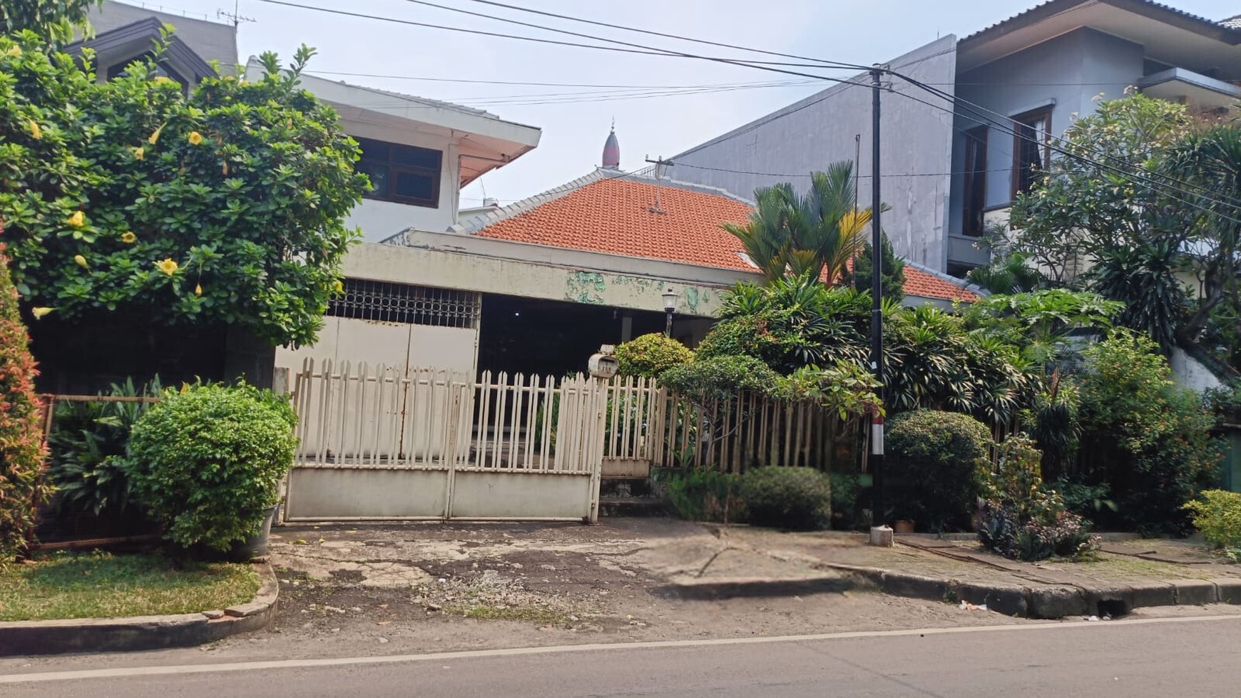 Rumah Antik di Jalan Gudang Peluru, Tebet, Jakarta Selatan