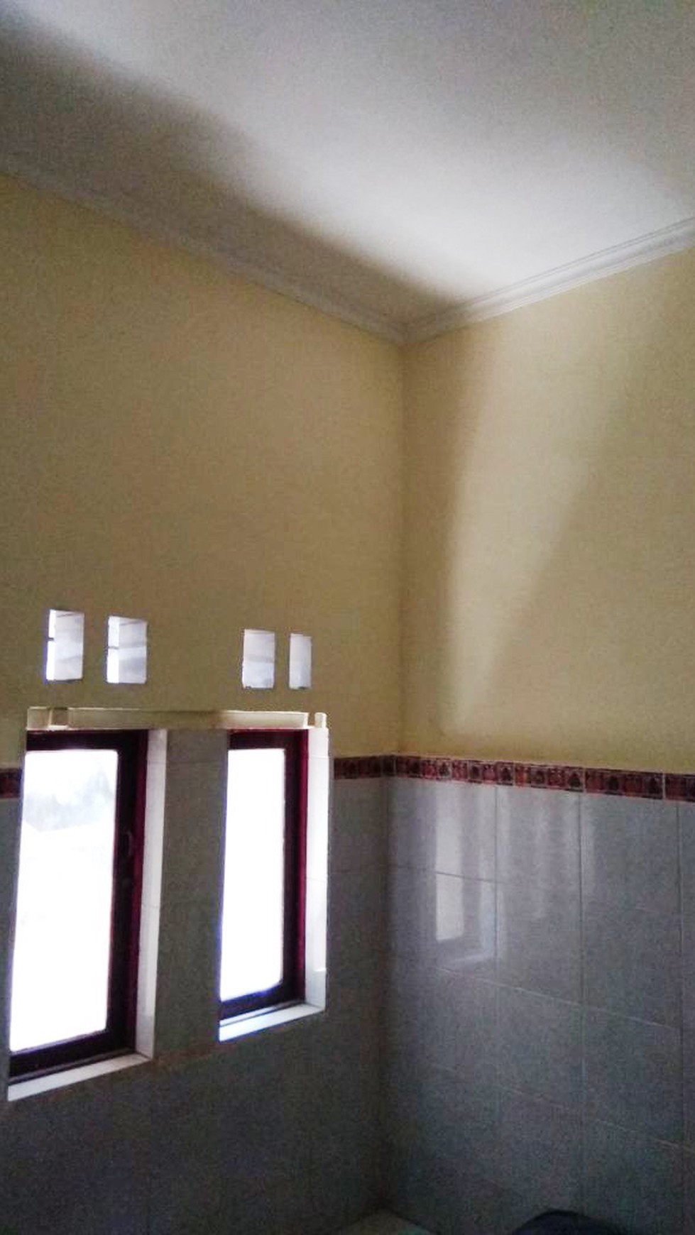 Dijual Rumah di Jl Balong Sari Tama Surabaya