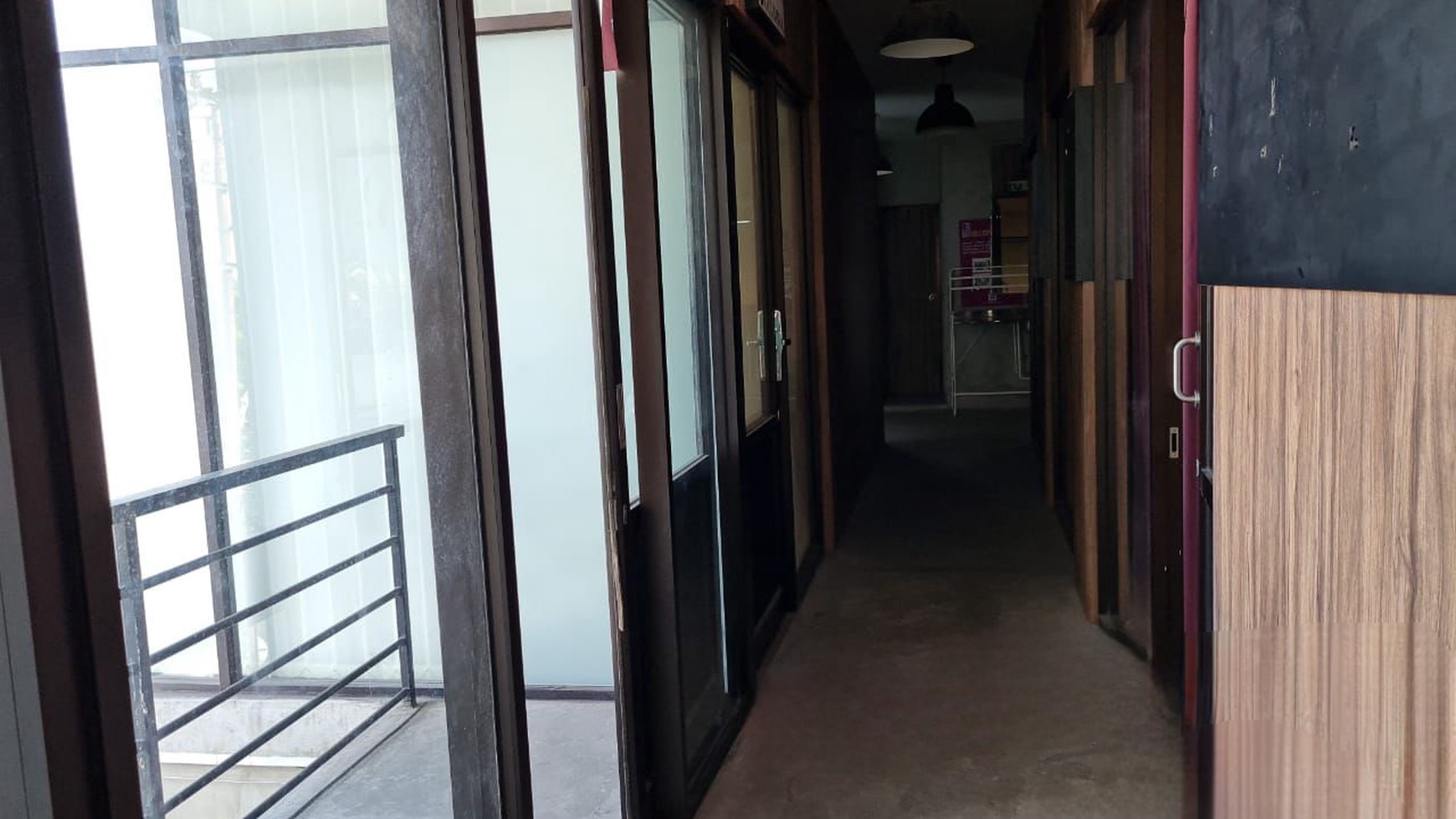 Dijual / Disewakan 1200 m2 Eks Gedung Resto Cafe Nol Jalan Raya Rungkut Industri Kidul Surabaya Timur - Row Jalan 5 Mobil - Komersial area Cocok buat Segala Usaha