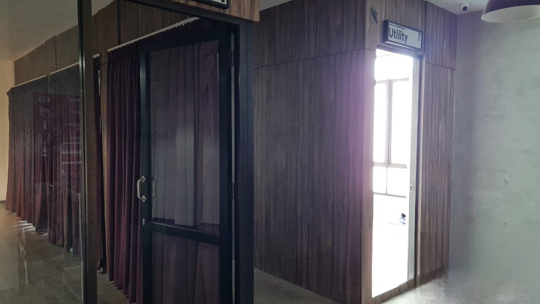 Dijual / Disewakan 1200 m2 Eks Gedung Resto Cafe Nol Jalan Raya Rungkut Industri Kidul Surabaya Timur - Row Jalan 5 Mobil - Komersial area Cocok buat Segala Usaha