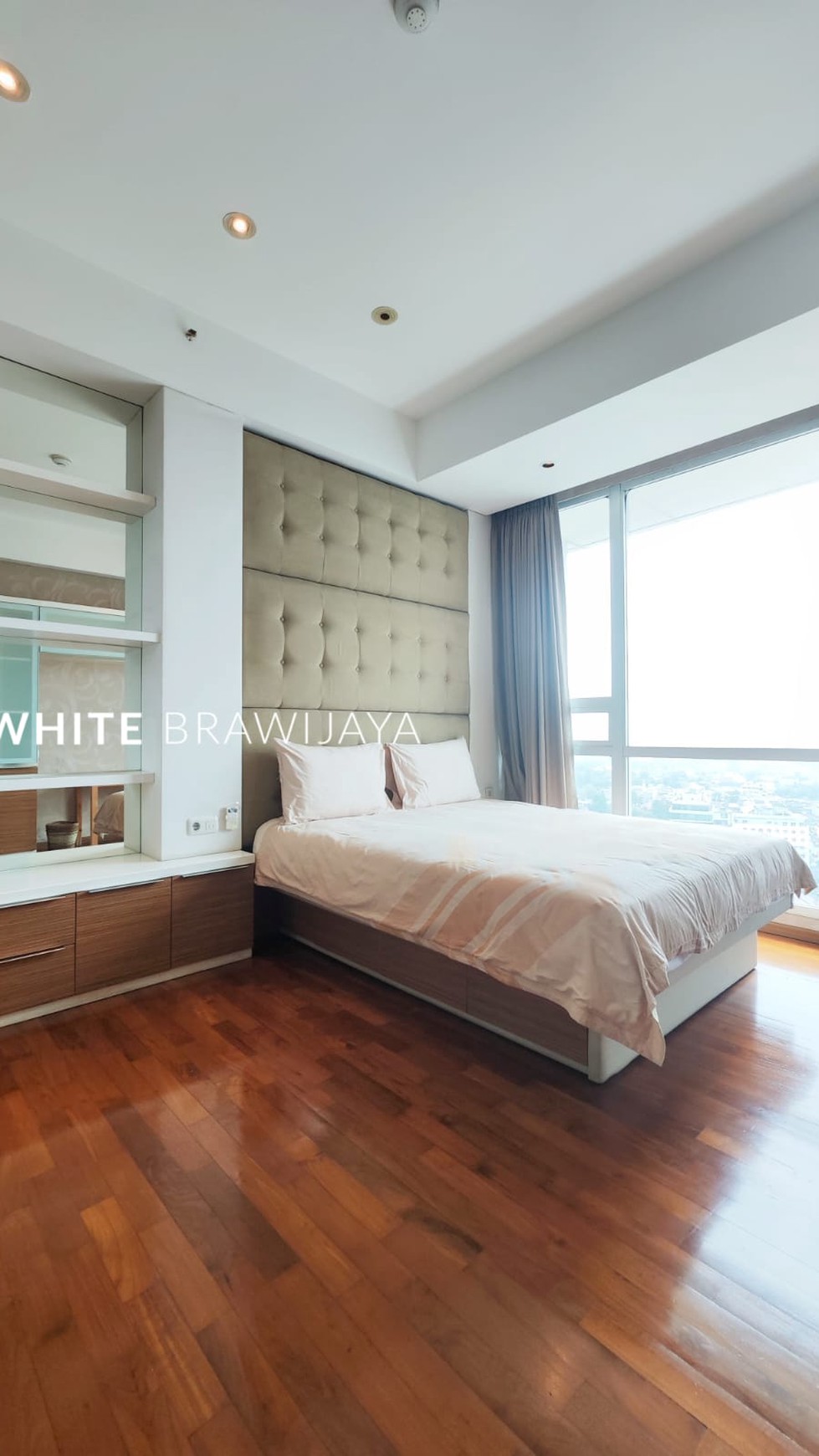 Apartment Kemang Village Middle Floor City View