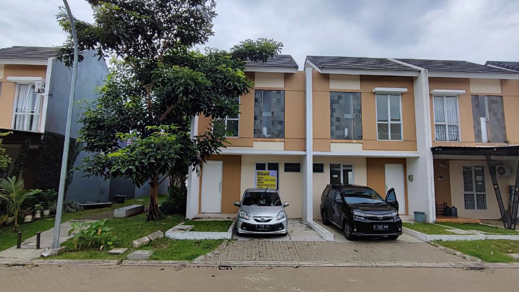 Dijual SEGERA Rumah Bagus Siap Huni di Grand Batavia Jaya, Cluster Essence, Tangerang