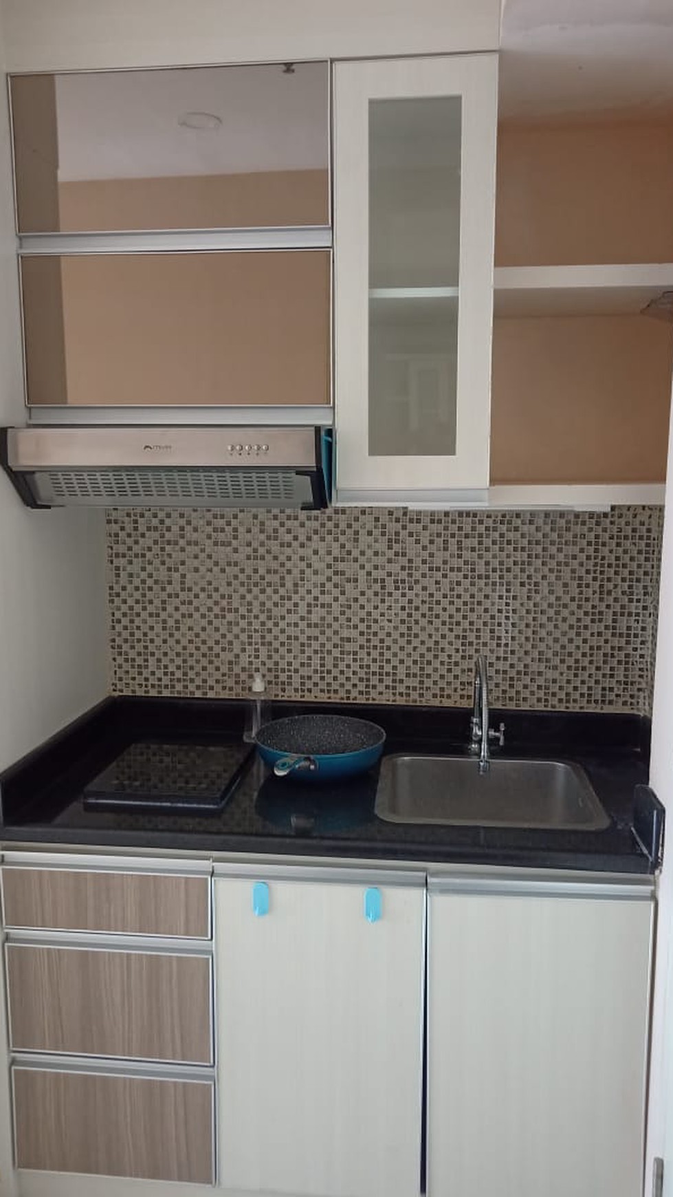 Disewakan Apartemen Tanglin Tipe 2 Bedroom FULL FURNISHED Lantai 18 View Kota - Akses Pakuwon Mall