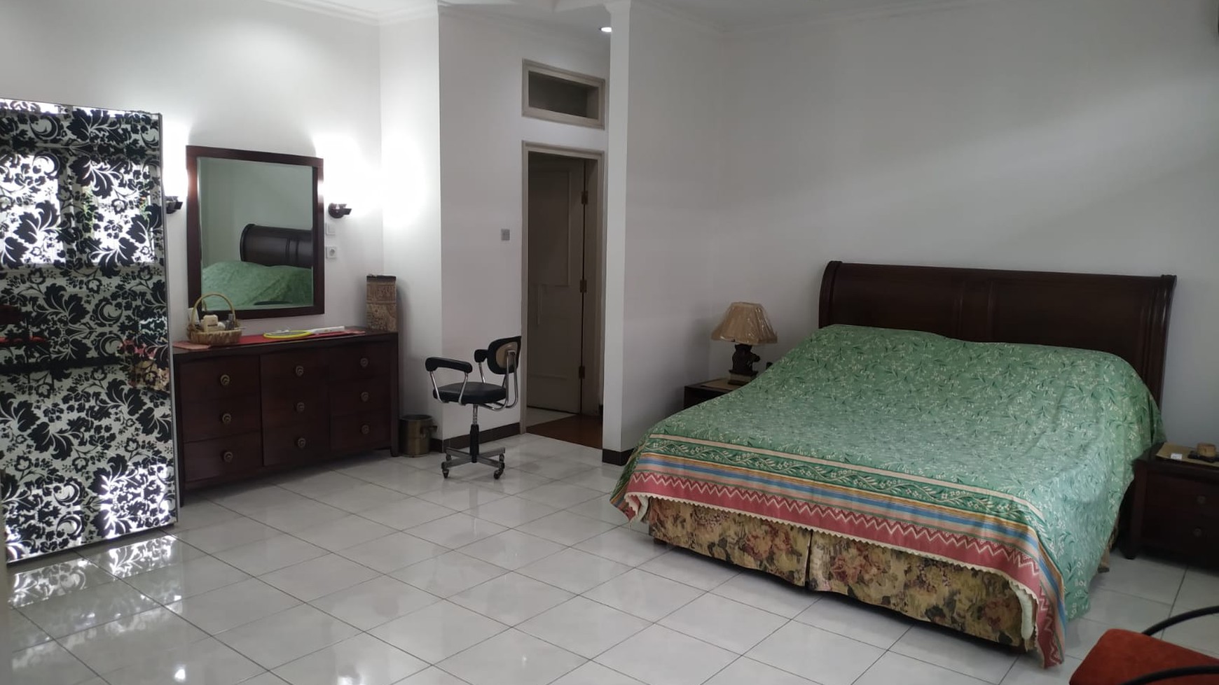 Rumah Lux Asri Semi Furnished di Bandung Kota