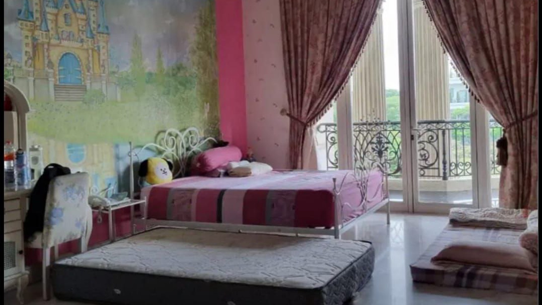 DiJual Rumah Furnish Mewah Di Perum Graha Famili