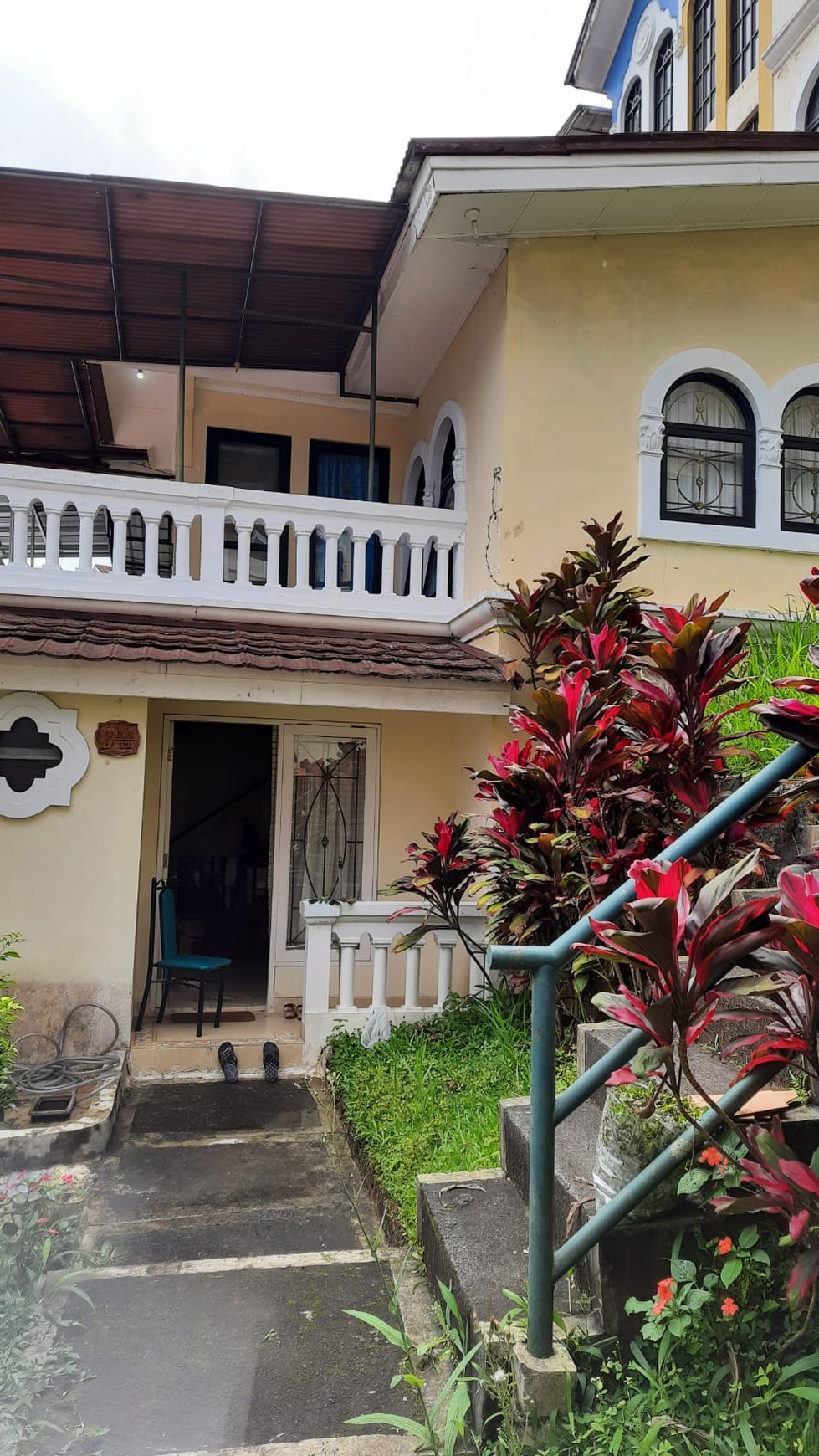 Dijual villa di kota bunga puncak