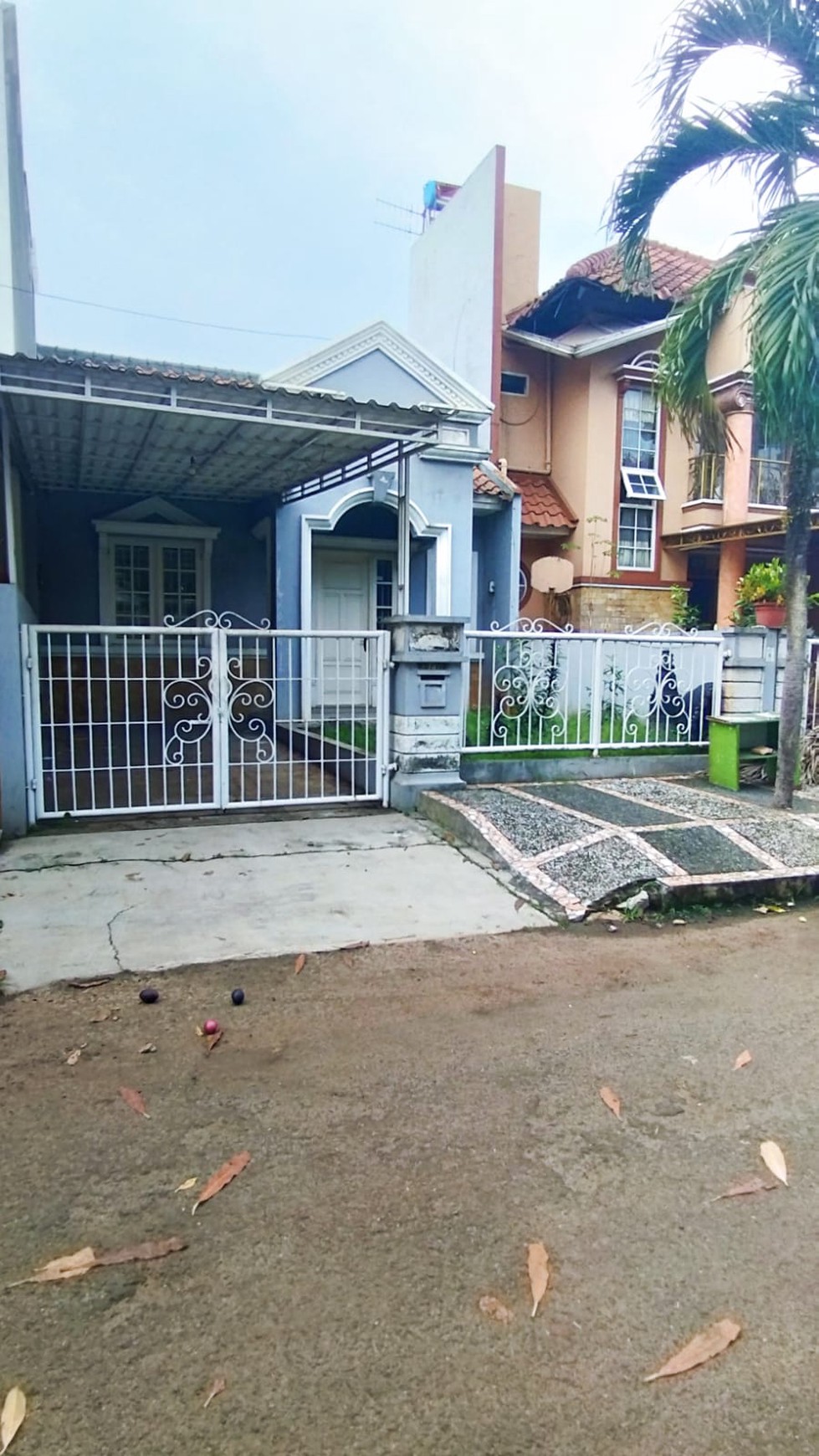 Dijual rumah di Kencana Loka BSD City Tangerang