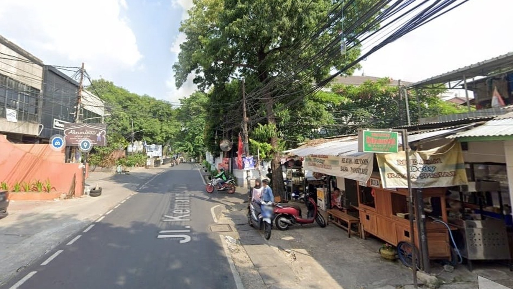 Rumah 2 lantai dengan warteg dan usaha bengkel