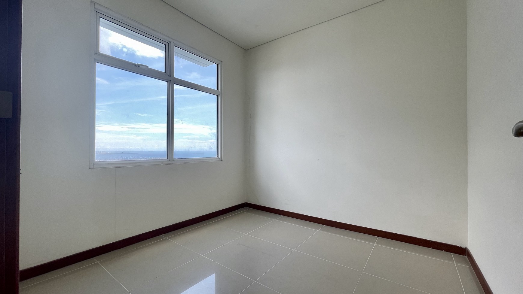 Green Bay Seaview Condominium Apartment, Pluit