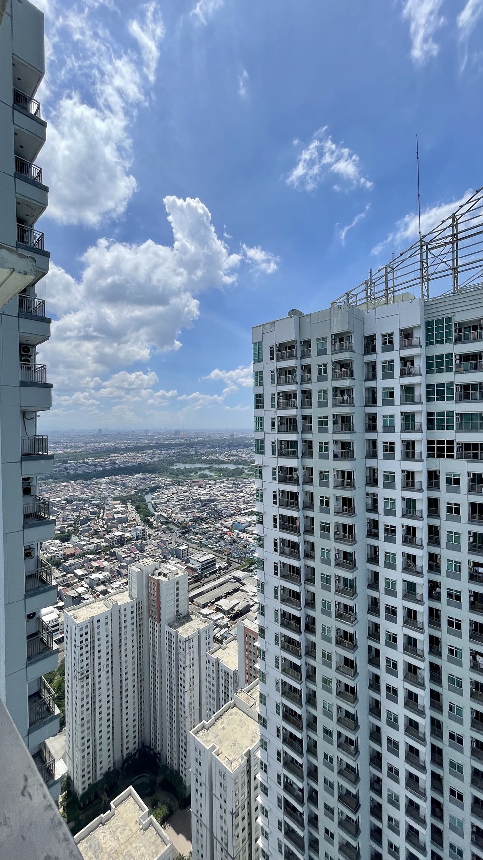 Green Bay Seaview Condominium Apartment, Pluit