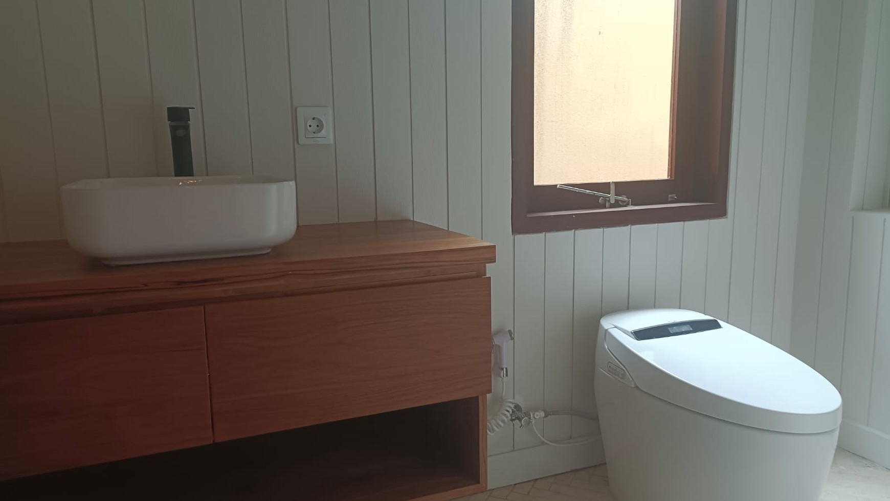 Rumah Hitung Tanah Area Cipete