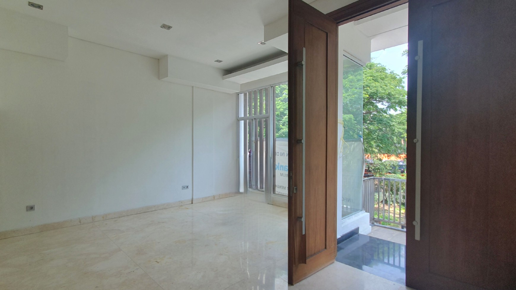 Rumah Mitra Gading Villa, Kelapa Gading Luas 10x20,5m2