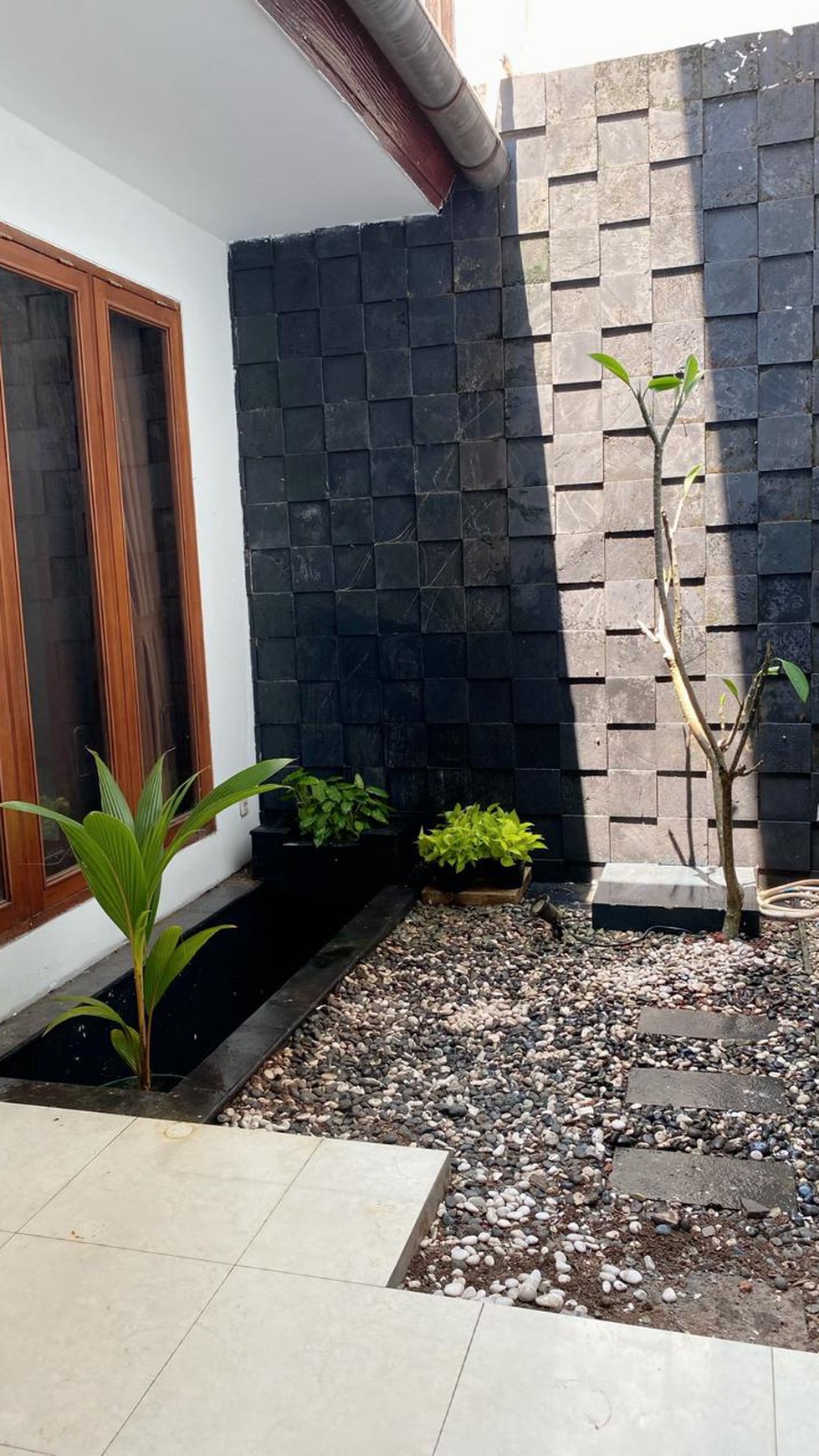 Rumah Bagus  di Emerald Bintaro Jaya.