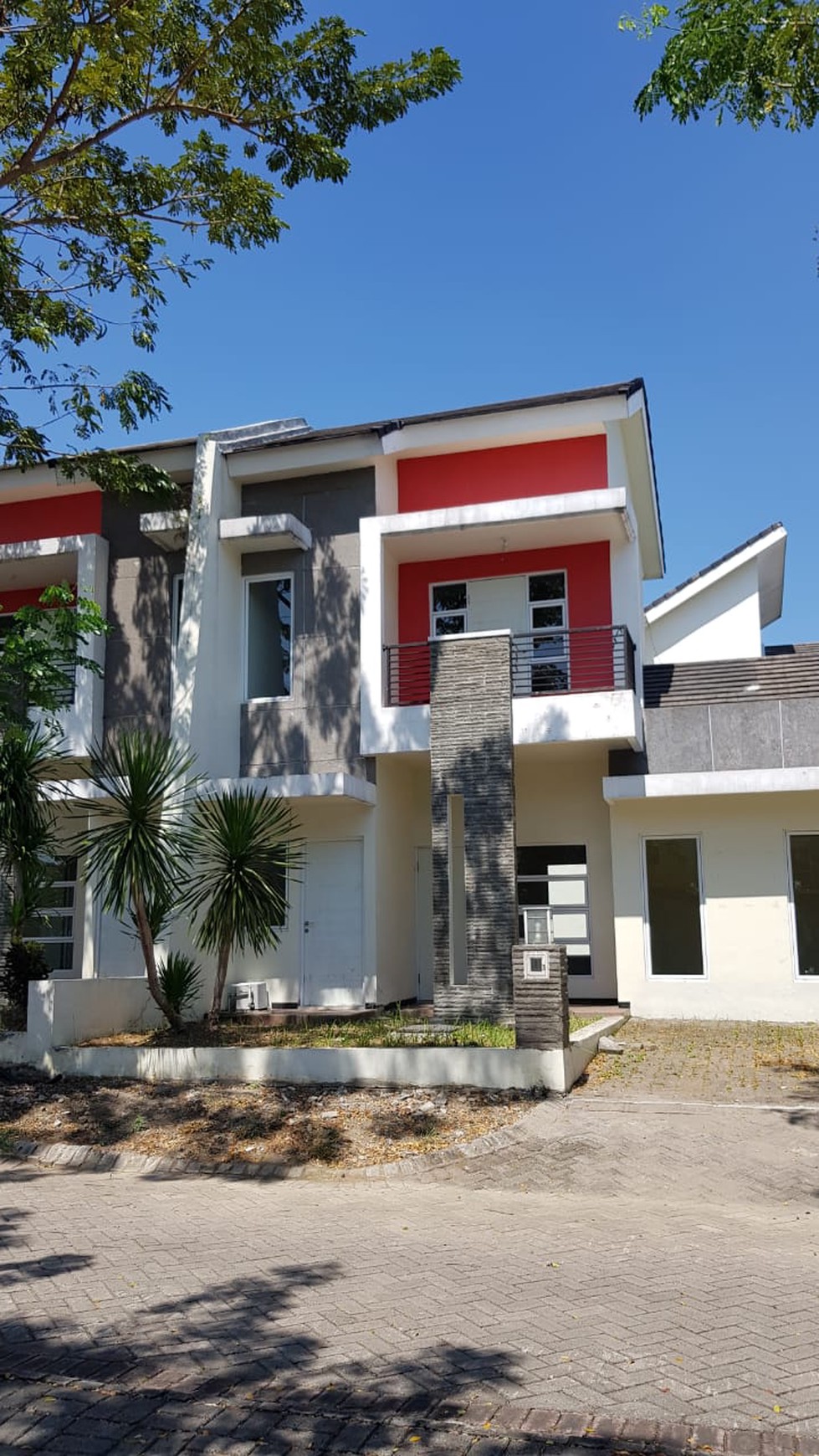 Di Jual rumah (2 unit jejer) Perum La Diva, Green Hill